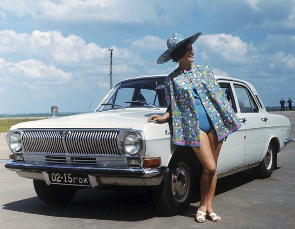 Реклама советского автомобиля ГАЗ-24 Волга - Sputnik Абхазия