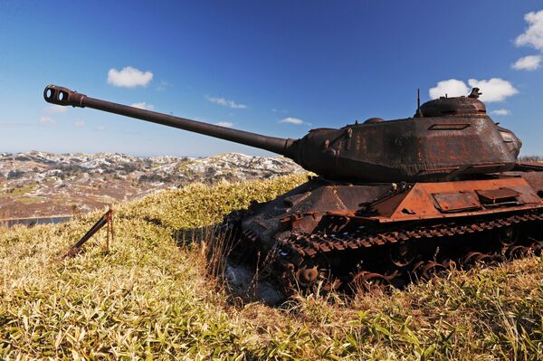 Танк ИС-2 в окрестностях поселка Крабозаводское на острове Шикотан Сахалинской области - Sputnik Абхазия