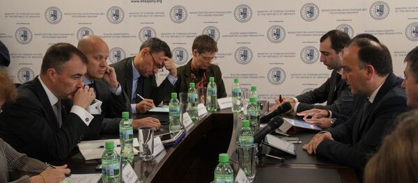 Встреча министра иностранных дел Даура Кове с сопредседателями женевских дискусий Встреча министра иностранных дел Даура Кове с сопредседателями женевских дискусий - Sputnik Абхазия