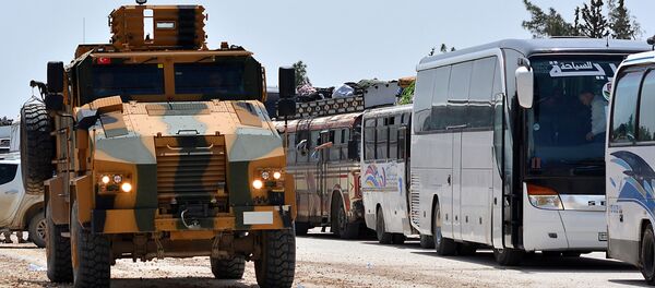 Турецкие солдатв вооруженных автомашинах - Sputnik Абхазия