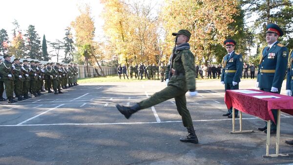 На страже Родины: кадры торжественной церемонии принятия военной присяги - Sputnik Абхазия