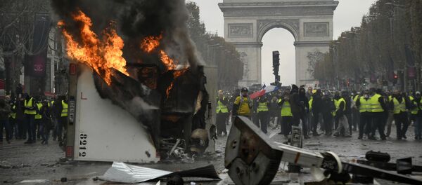 Акции протеста в Париже - Sputnik Абхазия