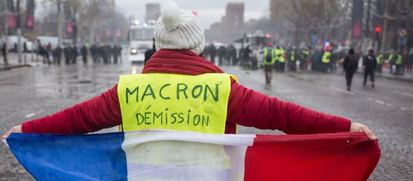Акция протестов автомобилистов желтые жилеты в Париже  - Sputnik Абхазия