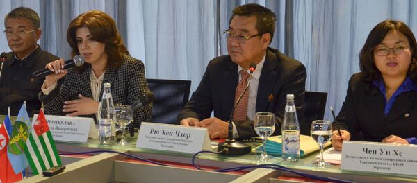 Пресс-конференция ТПП Абхазии и делегации из КНДР состоялась во вторник 27 ноября в Сухуме Пресс-конференция ТПП Абхазии и делегации из КНДР состоялась во вторник 27 ноября в Сухуме - Sputnik Абхазия