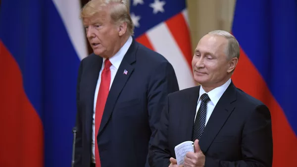 Президент РФ Владимир Путин и президент США Дональд Трамп на совместной пресс-конференции по итогам встречи в Хельсинки - Sputnik Абхазия