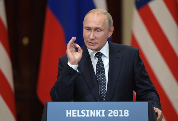 Президент РФ Владимир Путин на совместной с президентом США Дональдом Трампом пресс-конференции по итогам встречи в Хельсинки - Sputnik Абхазия
