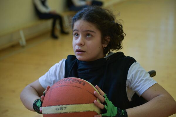 Баскетбол на колесах: спорт в жизни Наалы Чегия Баскетбол на колесах: спорт в жизни Наалы Чегия - Sputnik Абхазия