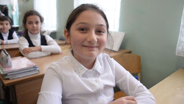 Смартфоны, лего и куклы: абхазские дети рассказали, чего ждут от Деда Мороза - Sputnik Абхазия