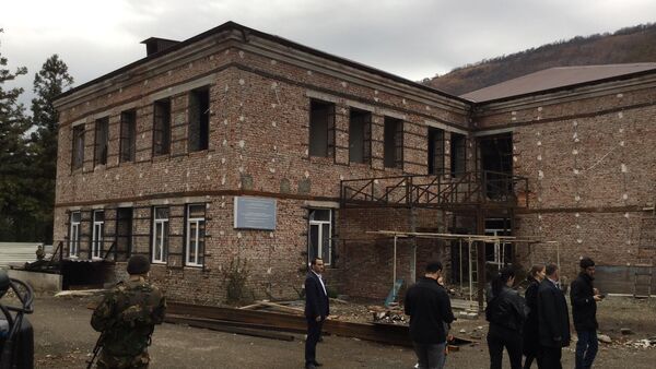 Инспекция строительства больницы в городе Ткуарчал - Sputnik Абхазия