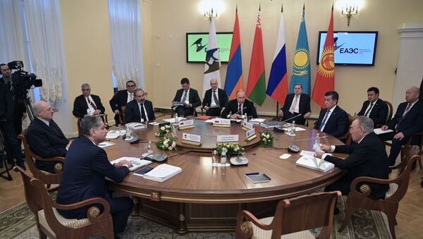 Рабочая поездка президента РФ В. Путина в Санкт-Петербург  - Sputnik Абхазия