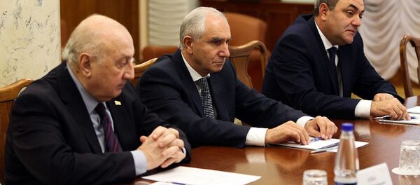 Встреча Валерия Бганба с министром сельского хозяйства России Дмитрием Патрушевым в Москве. 6 декабря 2018 Встреча Валерия Бганба с министром сельского хозяйства России Дмитрием Патрушевым в Москве. 6 декабря 2018 - Sputnik Абхазия