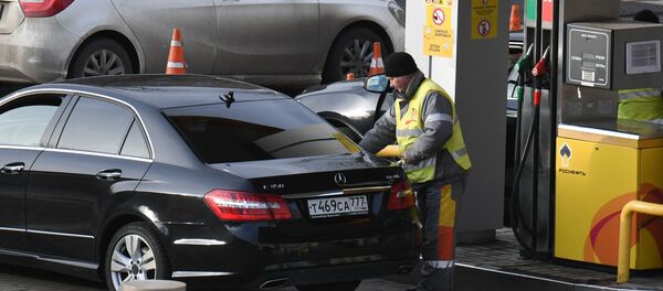Рост цен на бензин в России Рост цен на бензин в России - Sputnik Абхазия