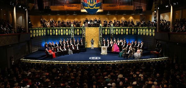 Лауреаты Нобелевских премий в различных категориях на церемонии награждения в Стокгольме  - Sputnik Абхазия