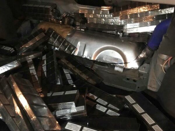 Закурить найдется: на Псоу пресечена контрабанда крупной партии сигарет Закурить найдется: на Псоу пресечена контрабанда крупной партии сигарет - Sputnik Абхазия