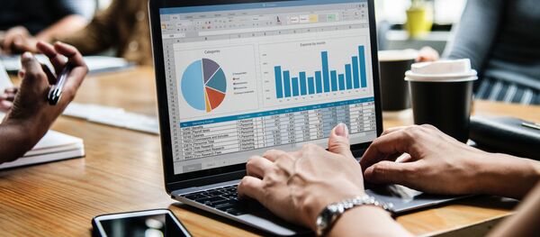 Экономист за работой Экономист за работой - Sputnik Абхазия