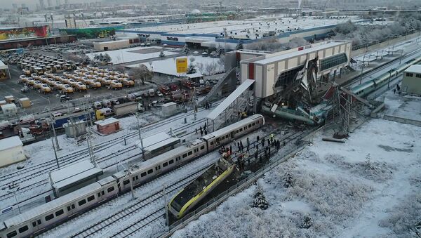 В Анкаре потерпел крушение скоростной поезд - Sputnik Аҧсны