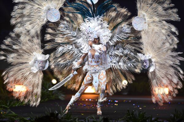 Представительница Сальвадора во время показа национальных костюмов в рамках конкурса Мисс Вселенная 2018 в Таиланде - Sputnik Абхазия