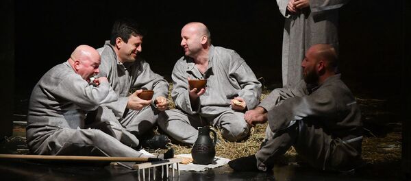 Предпремьерный показ спектакля Хаджи-Мурат  в РУСДРАМе, 16 декабря 2018 Предпремьерный показ спектакля Хаджи-Мурат  в РУСДРАМе, 16 декабря 2018 - Sputnik Абхазия