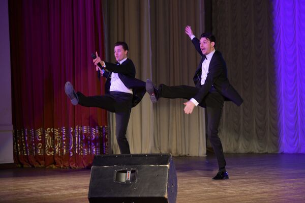 От оперетты до песен из кино: в Сухуме прошел проект Новые голоса От оперетты до песен из кино: в Сухуме прошел проект Новые голоса - Sputnik Абхазия