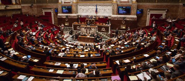 Режим Чрезвычайного положения продлен во Франции Режим Чрезвычайного положения продлен во Франции - Sputnik Абхазия