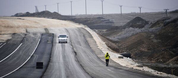Ультрамарафонец начал 190-километровый забег по новой трассе Таврида в Крыму Ультрамарафонец начал 190-километровый забег по новой трассе Таврида в Крыму - Sputnik Аҧсны