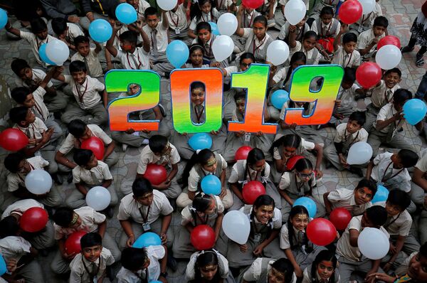 Индийские школьники в преддверии Нового года - Sputnik Абхазия