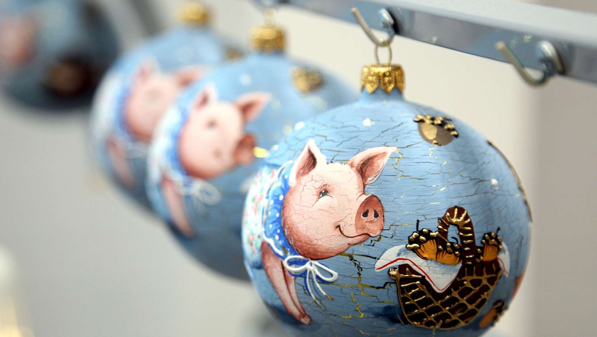 Новогодняя фотозона в белом цвете. Стильная современная спальня. Красивые модные ногти. Современный интерьер гостиной. Studia 54 гостиная.