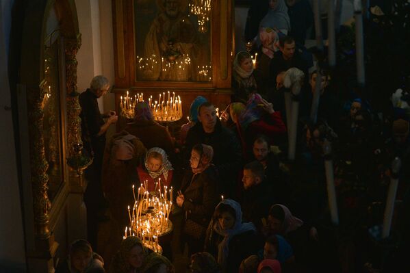Божественная литургия праздника Рождества Христова в Сухумском Кафедральном соборе  - Sputnik Абхазия