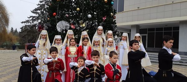 Акәашаратә ансамбль Акәашаратә ансамбль - Sputnik Аҧсны