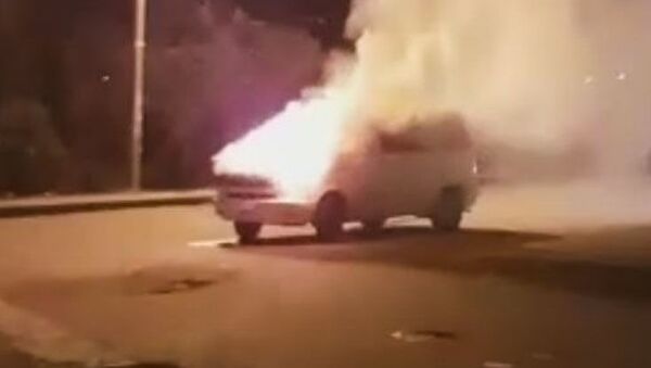 Автомобиль марки Volkswagen загорелся на полном ходу в Гагре - Sputnik Абхазия