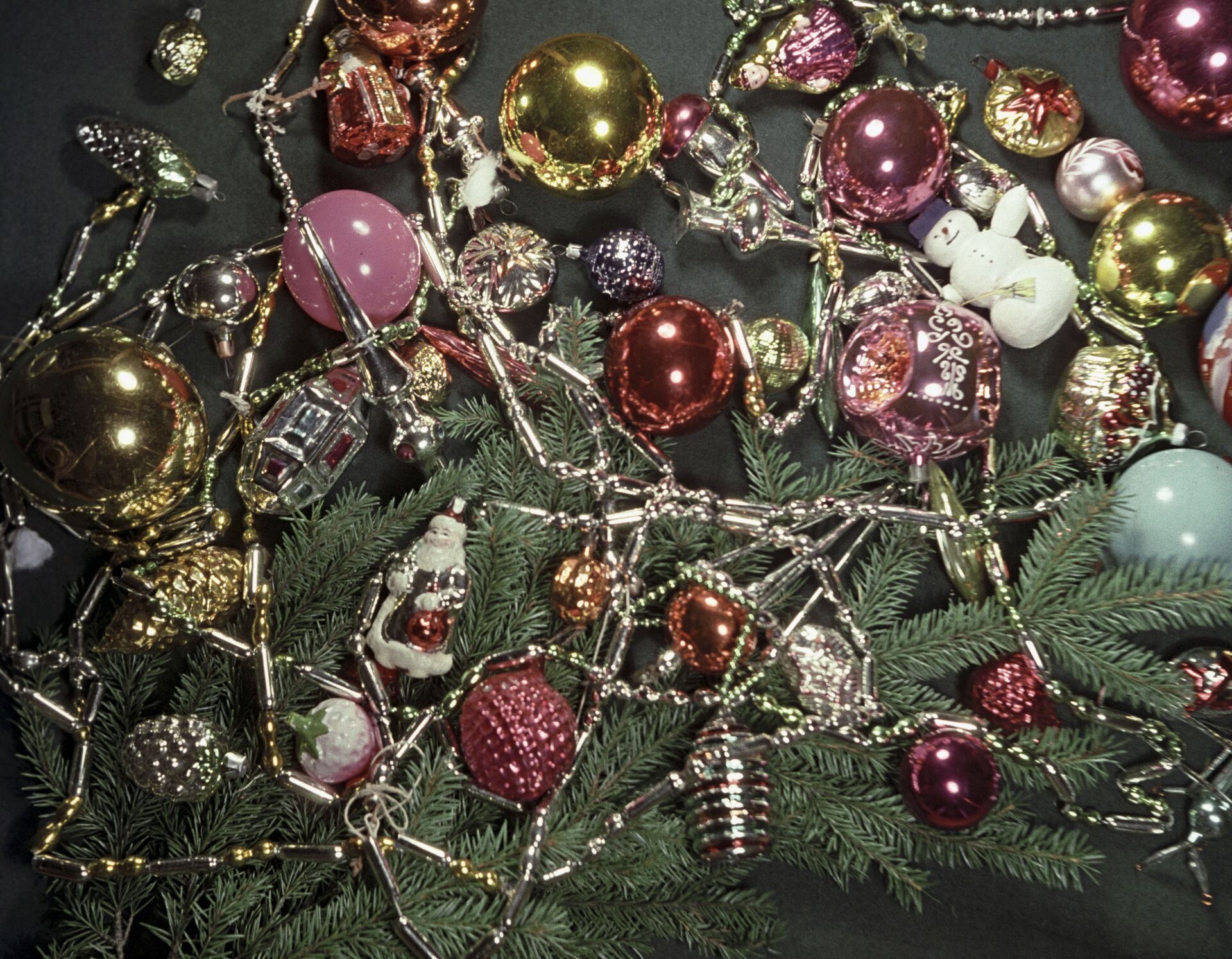 Новогодние игрушки, 1961 год - Sputnik Абхазия, 1920, 23.12.2025