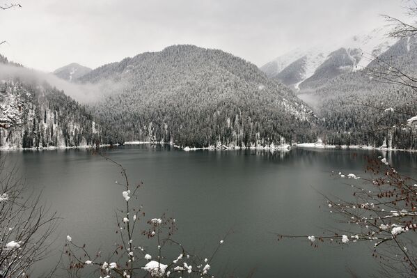 Зимнее озеро Рица - Sputnik Абхазия