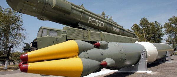 Ракетный комплекс средней дальности РСД-10 ПИОНЕР (по терминологии НАТО - SS-20).  Ракетный комплекс средней дальности РСД-10 ПИОНЕР (по терминологии НАТО - SS-20).  - Sputnik Абхазия