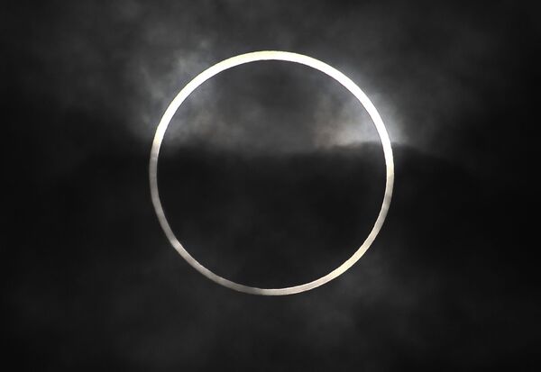 Огненное кольцо вокруг Луны, архивное фото - Sputnik Абхазия