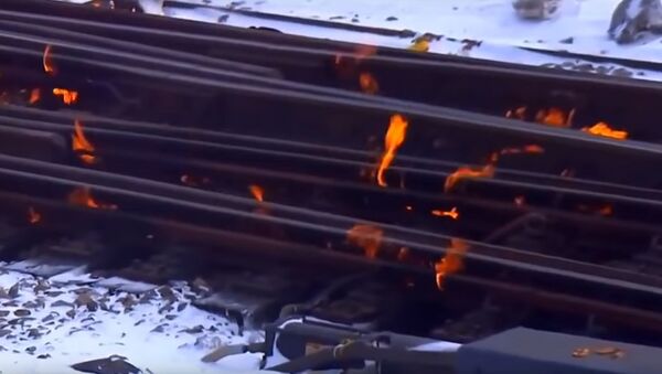 Crews light Chicago tracks on FIRE to keep trains moving went viral - Sputnik Абхазия