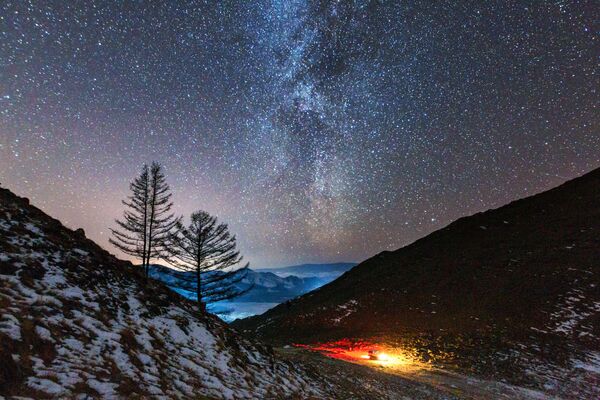 Млечный путь в долине реки Анга, которая впадает в озеро Байкал - Sputnik Абхазия