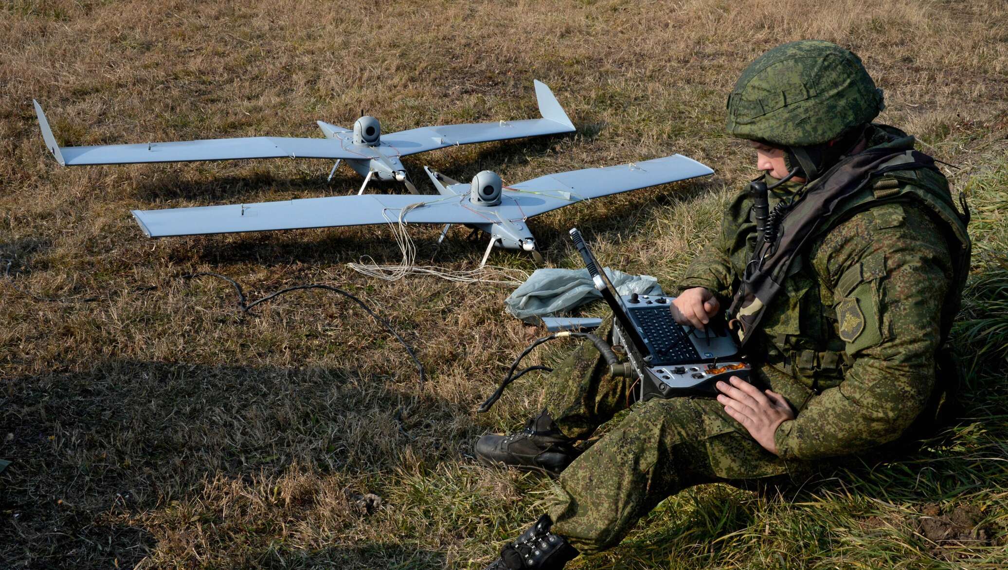 Используемые в военно. Крус Стрелец БПЛА. БПЛА Орлан-10 армии России. Кавказ-2020 учения беспилотный аппарат. Грифон 12 БПЛА.