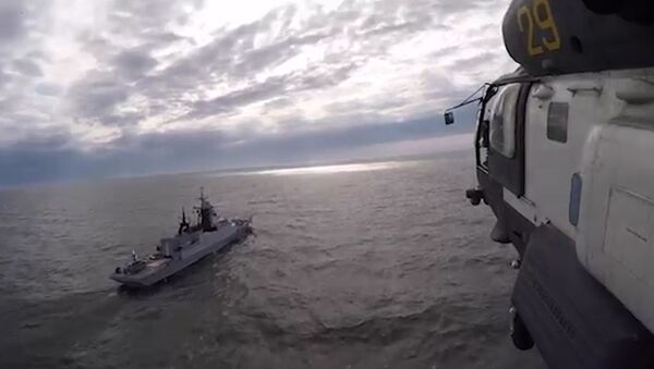 Посадки вертолетов Ка-27 на палубы кораблей Балтийского флота - Sputnik Абхазия