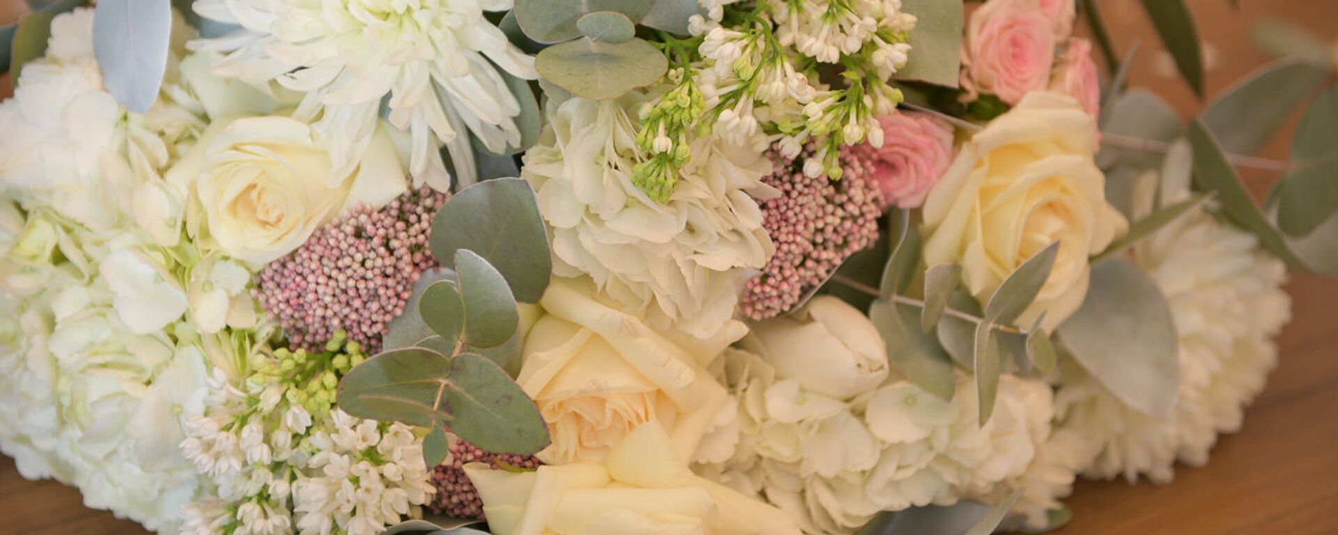 Подарочный букет - Sputnik Абхазия, 1920, 10.01.2026