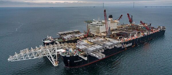 Судно-трубоукладчик Pioneering Spirit в Балтийском море. Архивное фото Судно-трубоукладчик Pioneering Spirit в Балтийском море. Архивное фото - Sputnik Абхазия