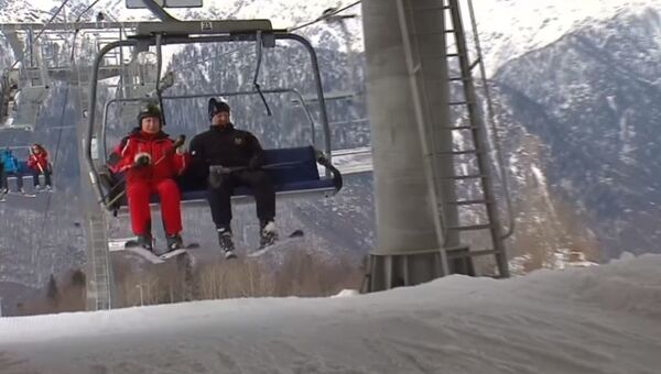 Путин и Лукашенко покатались на горных лыжах в Сочи - Sputnik Абхазия