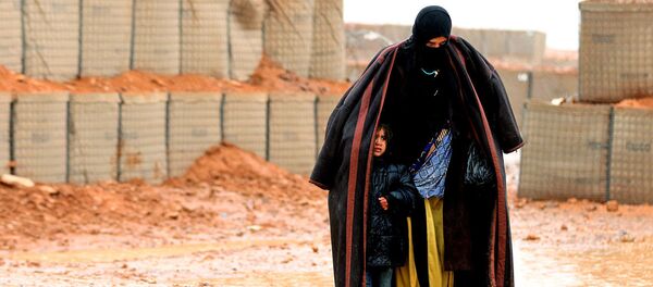 Сирийские беженцы в лагере Рукбан - Sputnik Абхазия