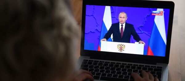 Трансляция ежегодного послания президента РФ В. Путина к Федеральному собранию Трансляция ежегодного послания президента РФ В. Путина к Федеральному собранию - Sputnik Абхазия