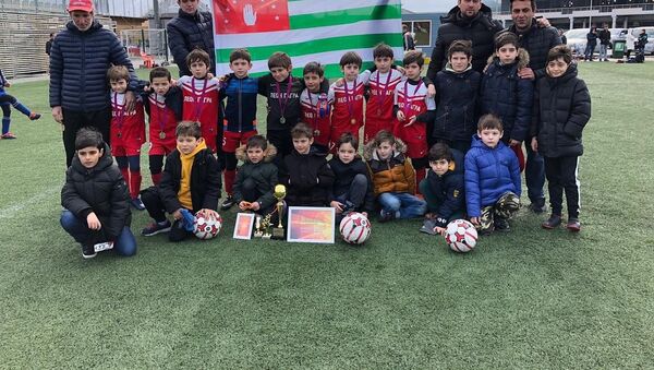 Детский футбольный клуб Леон из Гагры - Sputnik Абхазия