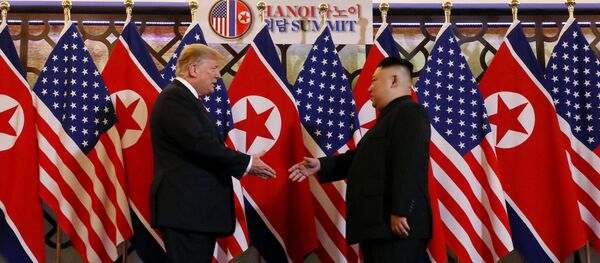 Президент США Дональд Трамп и лидер КНДР Ким Чен Ын Во время встречи в Ханое, Вьетнам. 27 февраля 2019 Президент США Дональд Трамп и лидер КНДР Ким Чен Ын Во время встречи в Ханое, Вьетнам. 27 февраля 2019 - Sputnik Абхазия