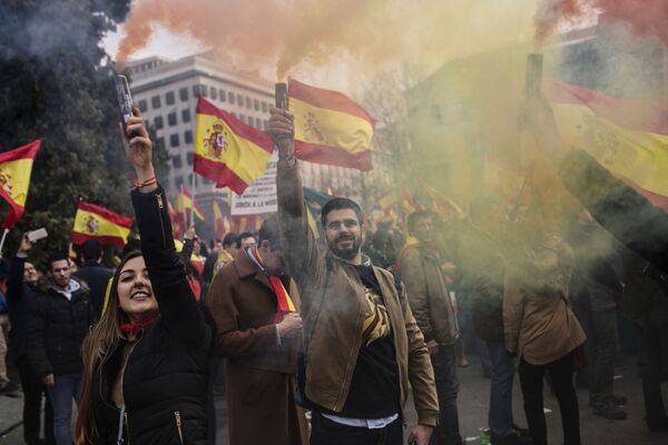 Участники митинга за единство Испании собрались на площади Колумба в Мадриде - Sputnik Абхазия