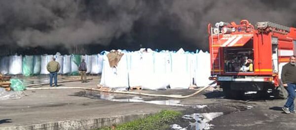 Возгорание склада рыбзавода в Очамчыре, 4 марта 2019 Возгорание склада рыбзавода в Очамчыре, 4 марта 2019 - Sputnik Абхазия