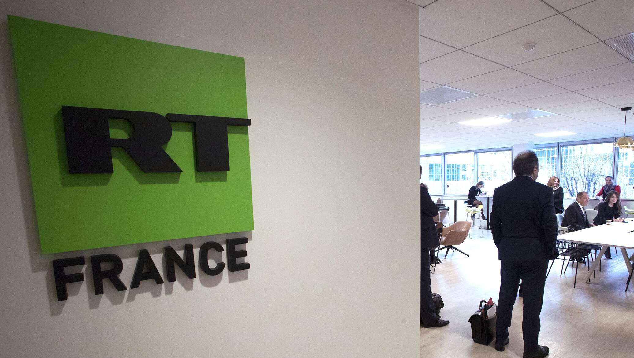 Rt com. Russia today офис. Телеканал RT France. RT France логотип. Ксения Федорова Russia today.