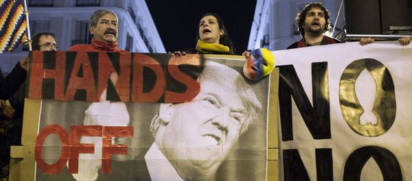 Акция в Мадриде в поддержку Н. Мадуро - Sputnik Абхазия