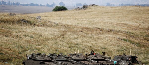 Вид на границу Сирии и Израиля Вид на границу Сирии и Израиля - Sputnik Абхазия